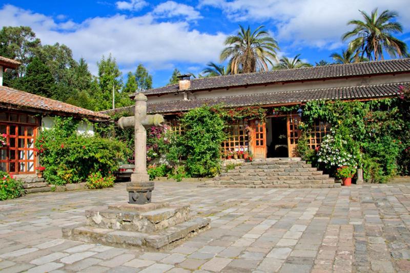 Hacienda La Carriona Hotel Sangolquí Exterior photo