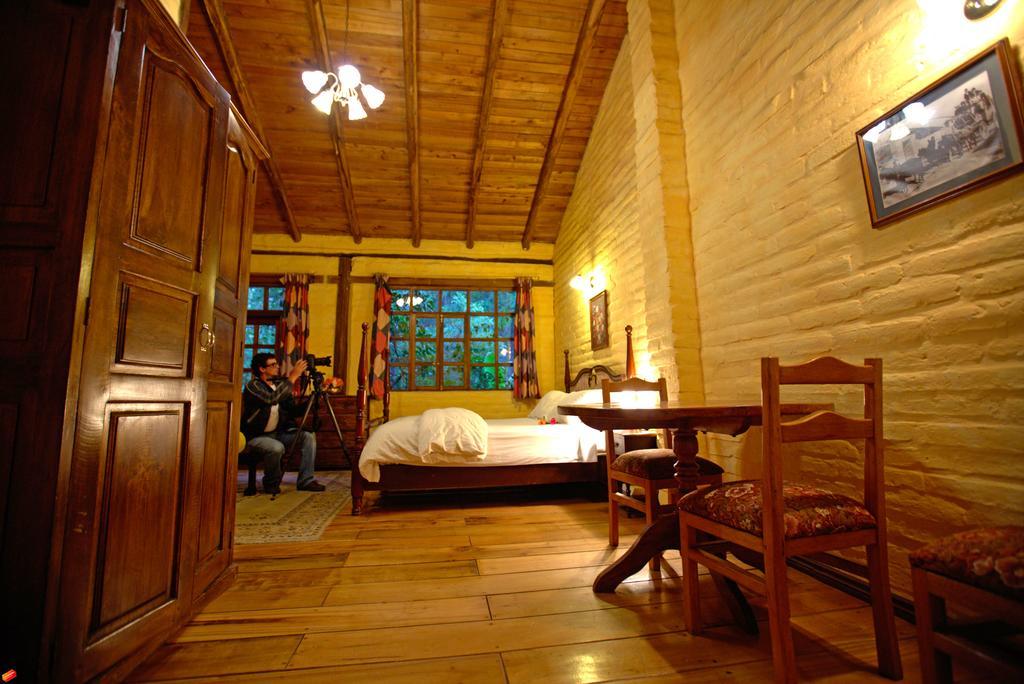 Hacienda La Carriona Hotel Sangolquí Exterior photo
